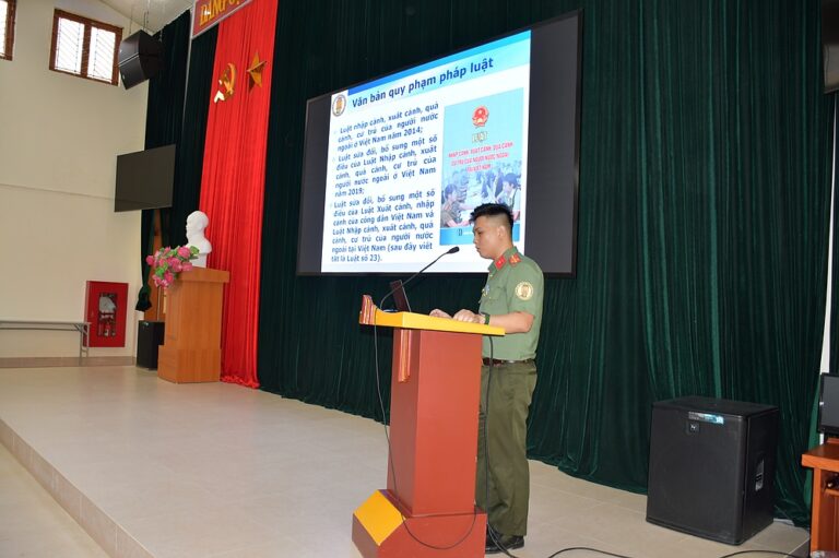 Trường Đại học Tây Bắc phối hợp tổ chức Hội nghị tuyên truyền các quy định về quản lý xuất nhập cảnh