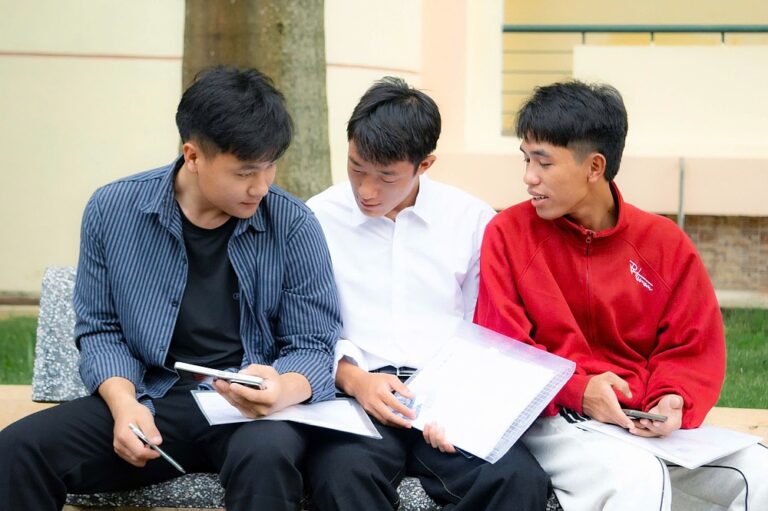 Rộn ràng ngày hội đón tân sinh viên K67 của Trường Đại học Tây Bắc