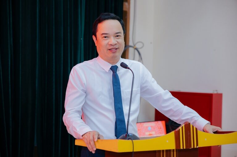 Trường Đại học Tây Bắc công bố các Quyết định về công tác cán bộ đối với Khoa Cơ sở và Trung tâm Giáo dục Quốc phòng An ninh