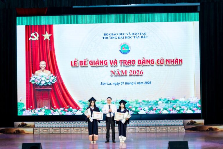 Trường Đại học Tây Bắc tổ chức Lễ bế giảng và trao bằng Cử nhân đợt 1, năm học 2025–2026