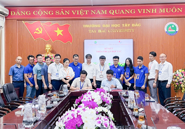Trường Đại học Tây Bắc ký kết thỏa thuận hợp tác với  Công ty Cổ phần Phúc Sinh Sơn La