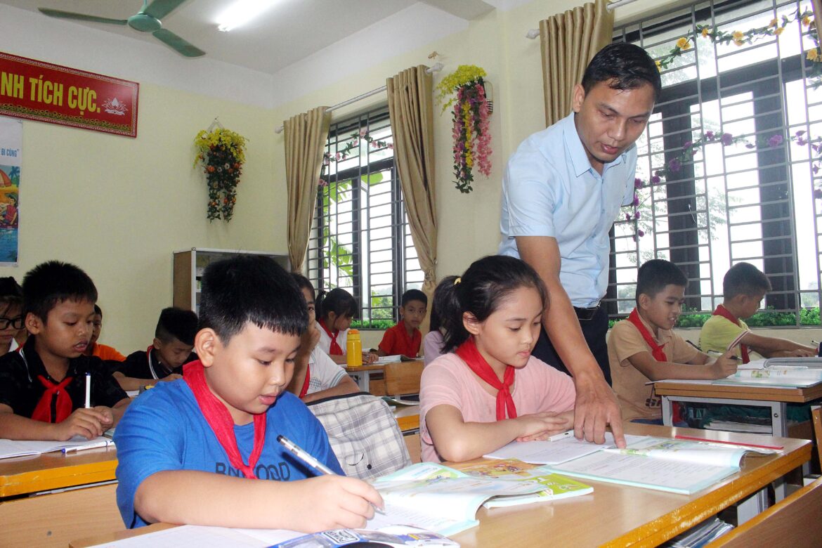 Người thầy giỏi chuyên môn, hết lòng vì học sinh